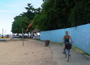 The cycle-path along the beach front at Sanur.